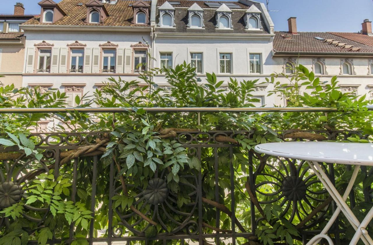 Apartments Im Cafe Einstein Freiburg Bagian luar foto